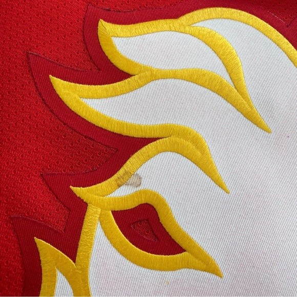 1980-2010 NHL Calgary Flames Reebok Hockey Jersey | Size S - Picture 9 of 9